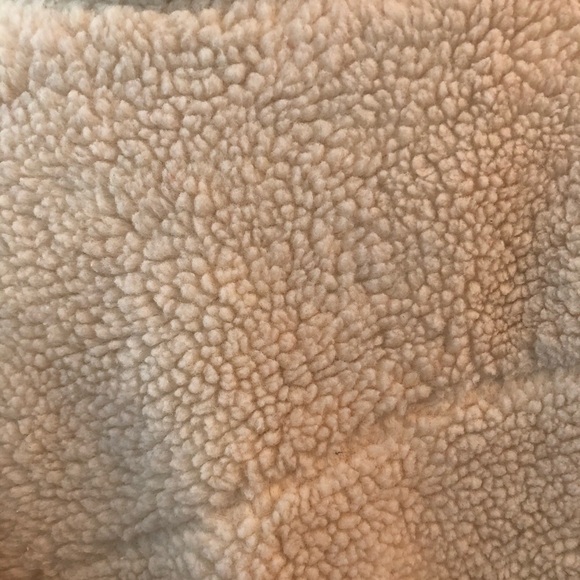 Women’s Levi’s Long Sherpa Trucker Jacket - Picture 13 of 16